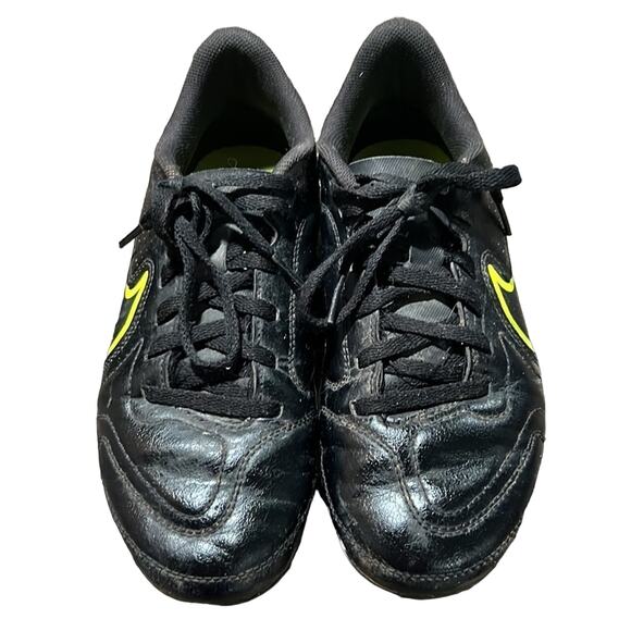Nike Tiempo Soccer Cleats Shoes size 4 Youth Black Green - Picture 2 of 7